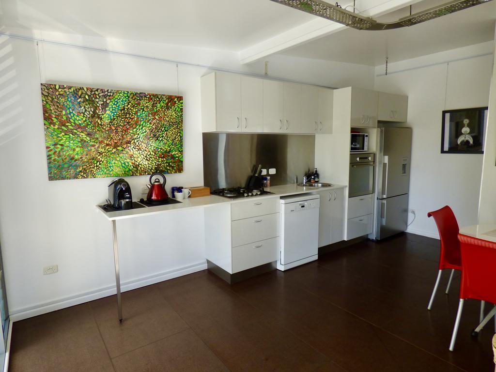 Arthouse Beachfront Accommodation Emerald Beach Exterior photo