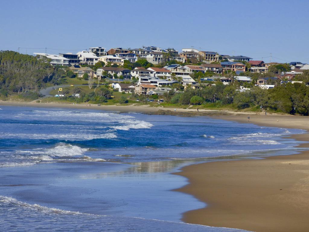Arthouse Beachfront Accommodation Emerald Beach Exterior photo